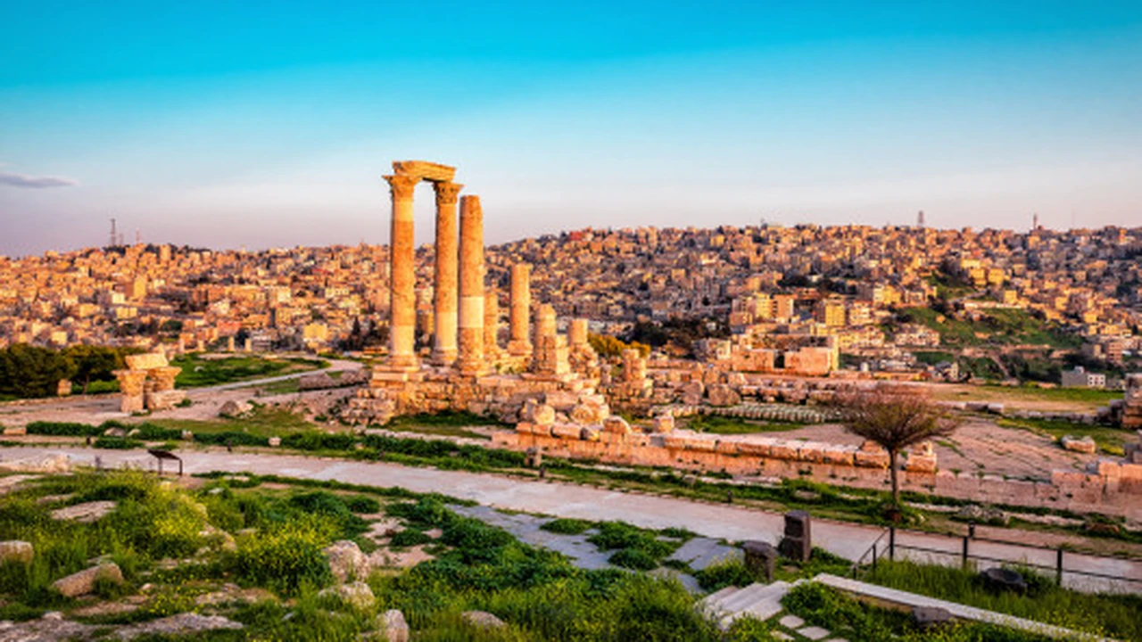 فرص انخفاض درجات الحرارة وفرصة الطقس البارد نسبياً في عموم البلاد الخميس